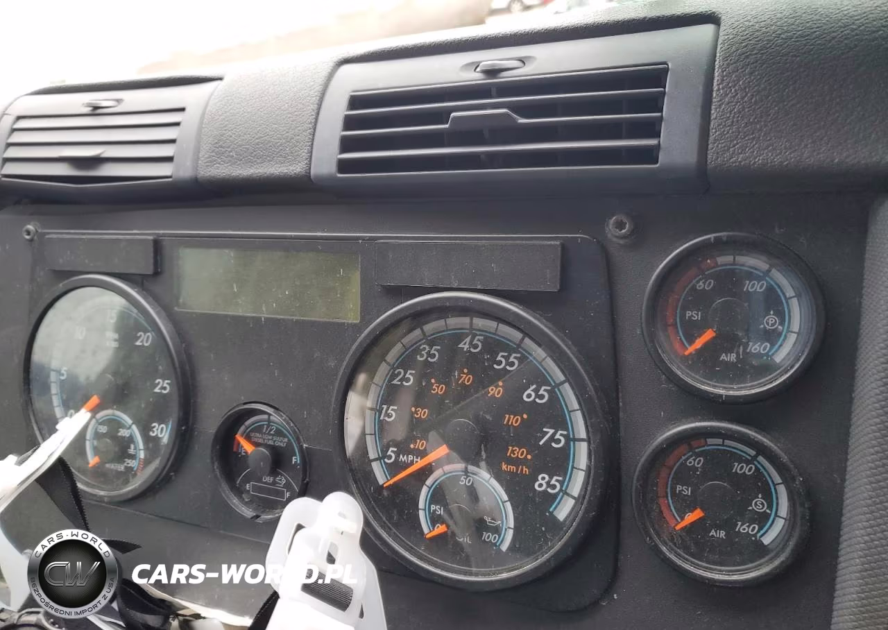 2014 Freightliner Cascadia 125 Semi Truck VIN:3AKJGLD51ESFK3685 - 8