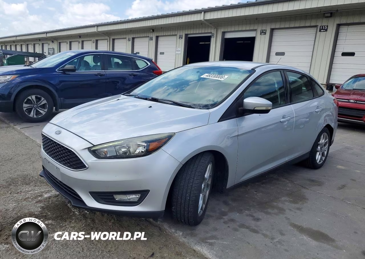 2015 Ford Focus Se VIN:1FADP3F22FL361086 - 1
