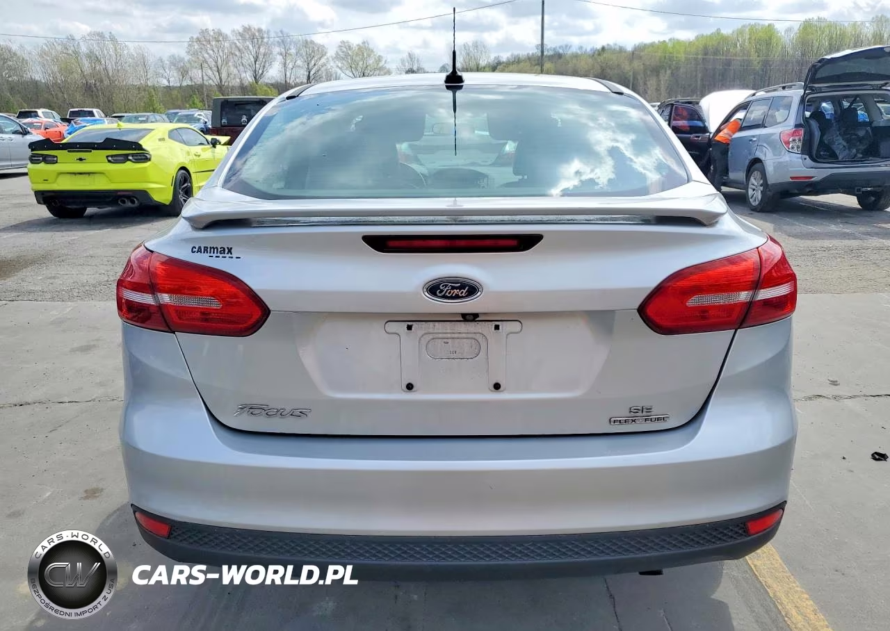 2015 Ford Focus Se VIN:1FADP3F22FL361086 - 6
