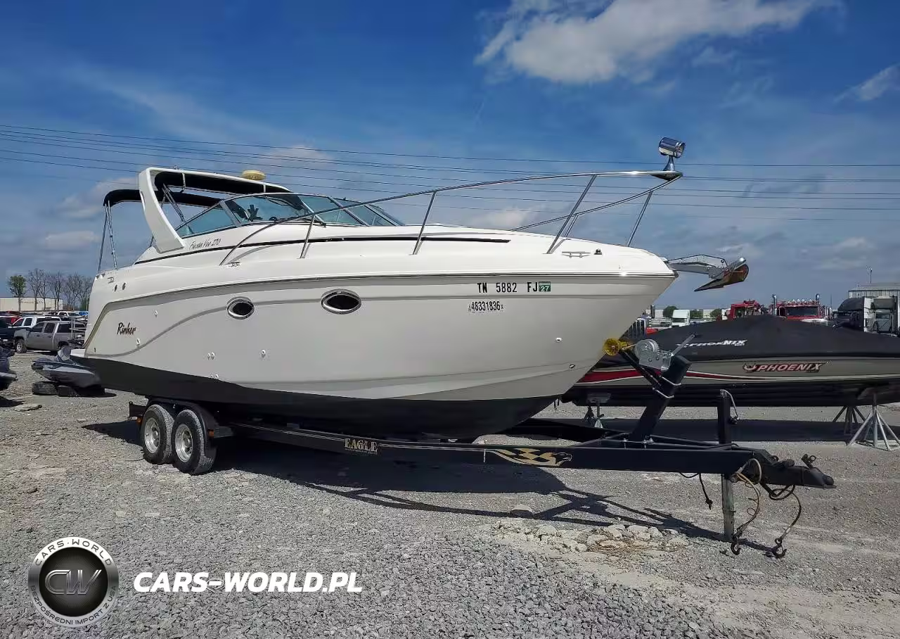 2003 Rinker Boat