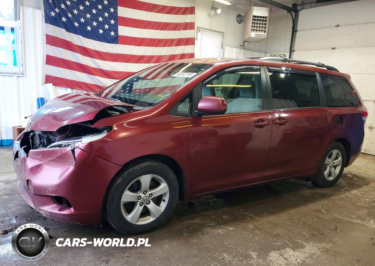 2011 Toyota Sienna Le 8-Passenger