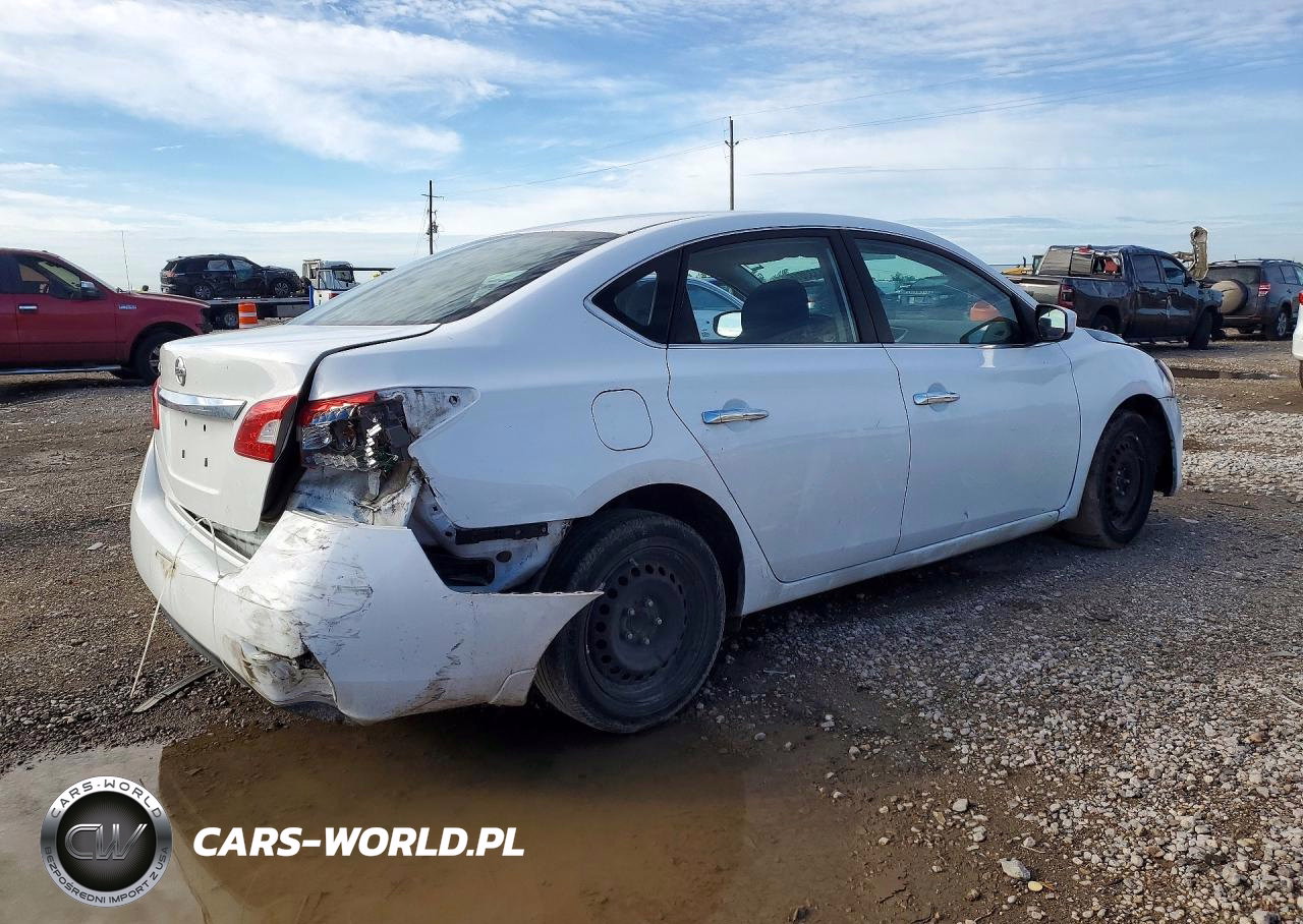 2015 Nissan Sentra S VIN:3N1AB7AP3FY326976 - 3