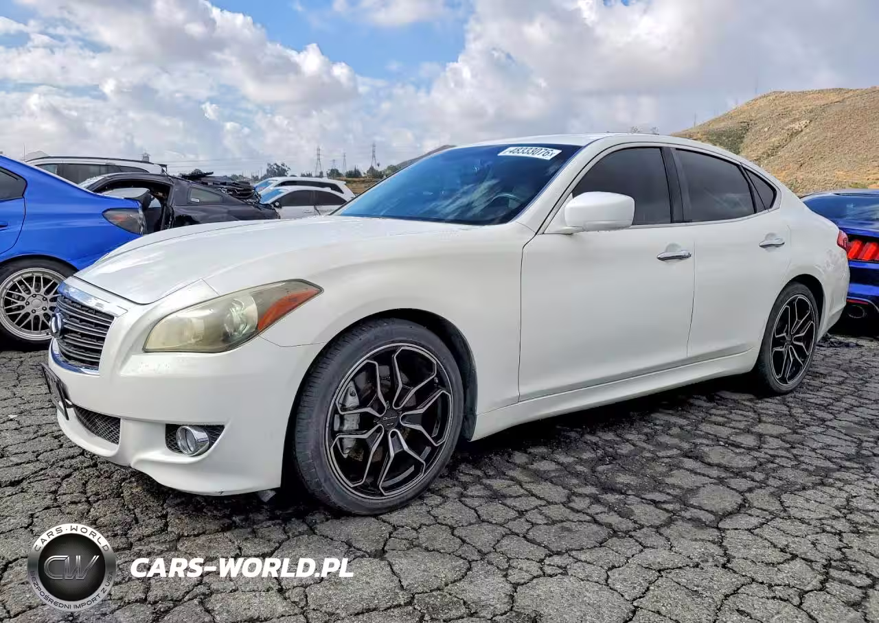 2011 Infiniti M56 Base