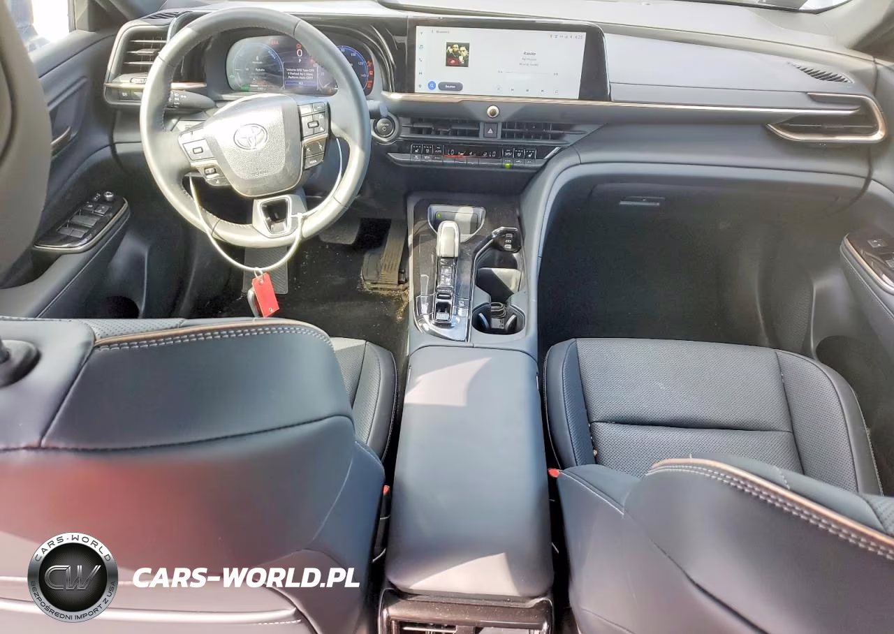 2026 Toyota Crown Xle VIN:JTDAAAAF2T3044062 - 8