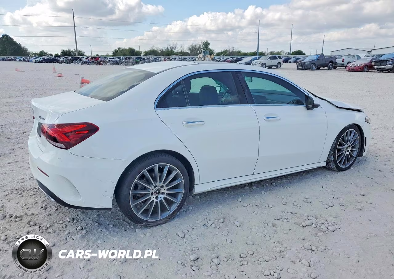2021 Mercedes-Benz A 220 4Matic VIN:W1K3G4FB2MJ284598 - 3
