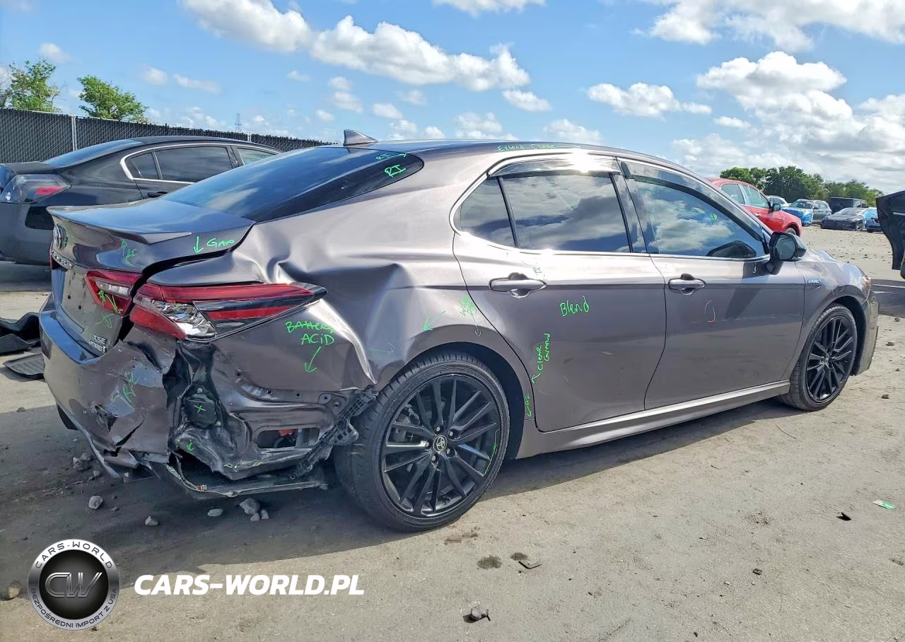 2021 Toyota Camry Hybrid Xse VIN:4T1K31AK3MU565584 - 3