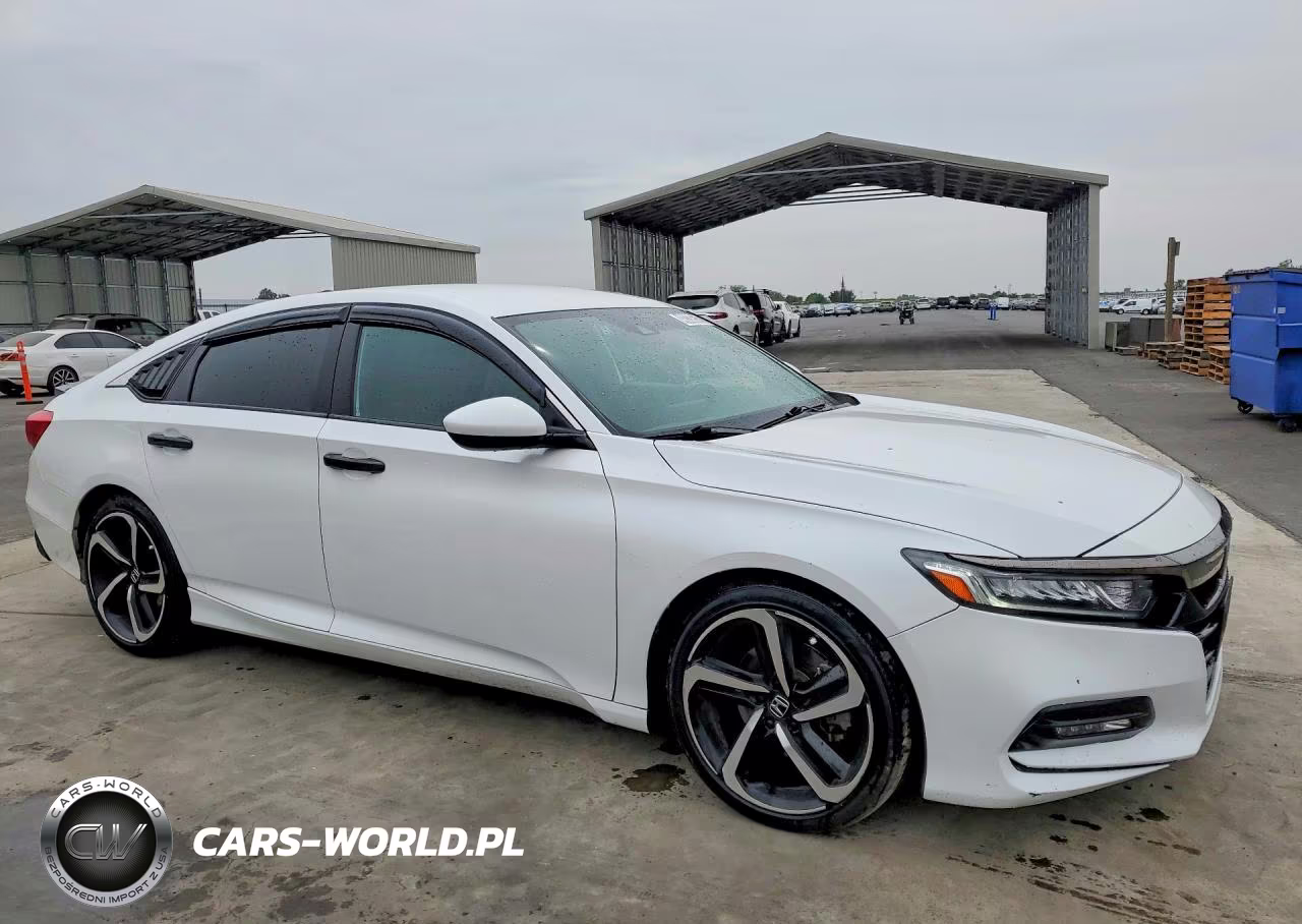 2018 Honda Accord Sport VIN:1HGCV1F3XJA050410 - 4