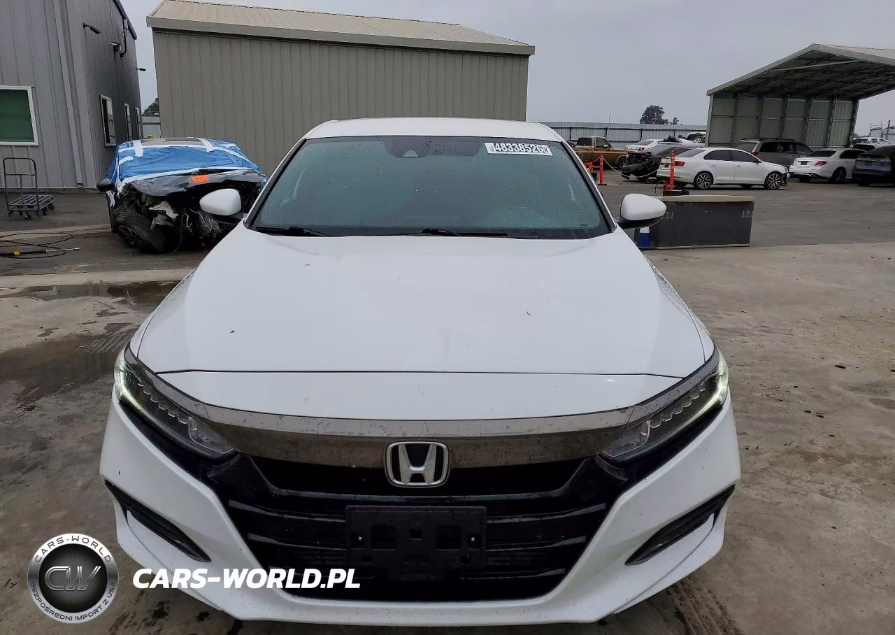 2018 Honda Accord Sport VIN:1HGCV1F3XJA050410 - 5