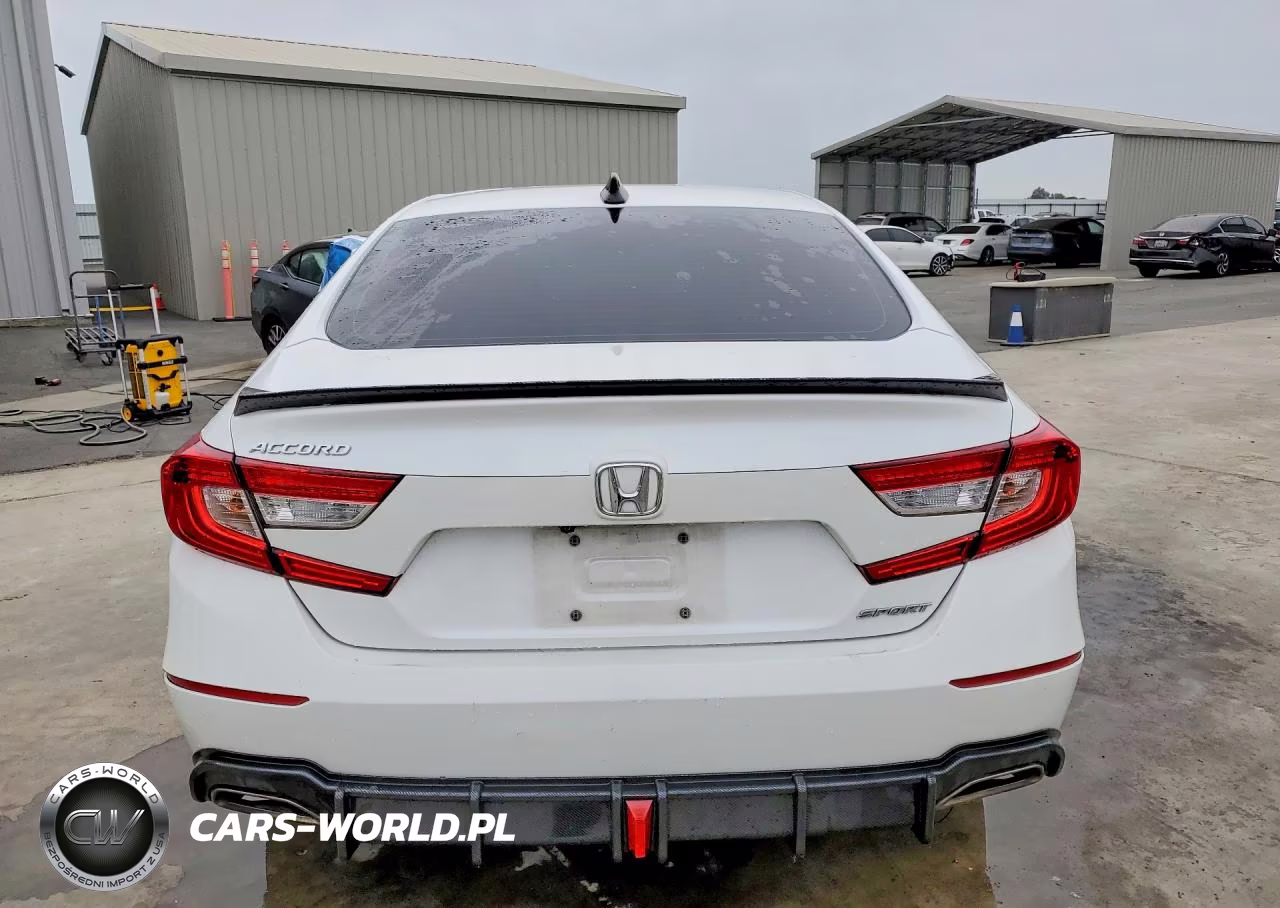 2018 Honda Accord Sport VIN:1HGCV1F3XJA050410 - 6