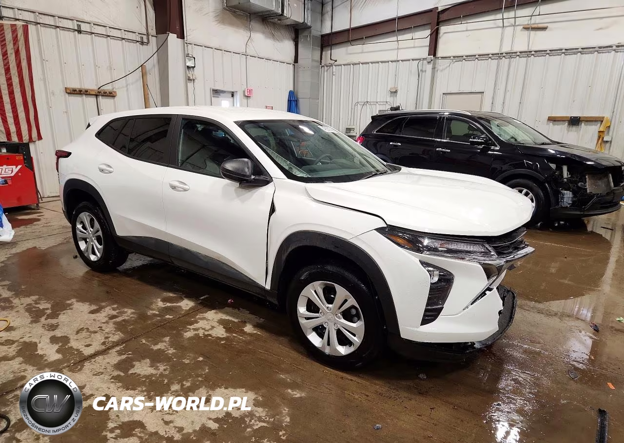 2025 Chevrolet Trax Ls VIN:KL77LFEP8SC214117 - 4