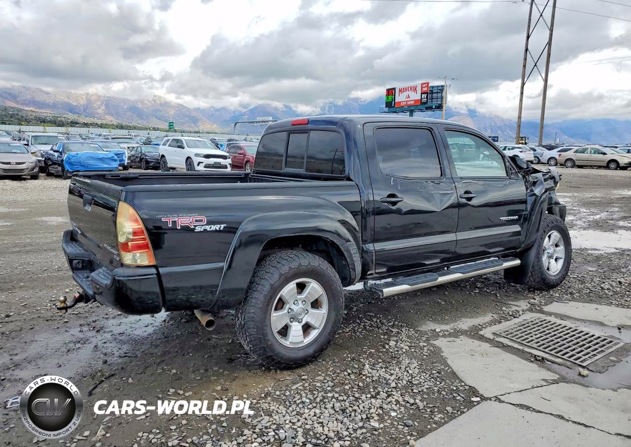 2011 Toyota Tacoma Prerunner V6 VIN:5TFJU4GN0BX007252 - 3