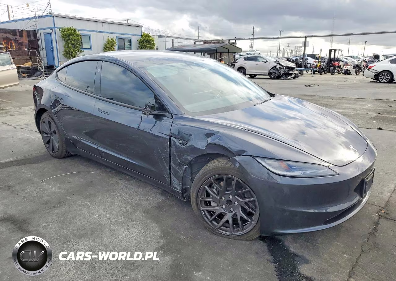 2025 Tesla Model 3 VIN:5YJ3E1EA5SF969304 - 4
