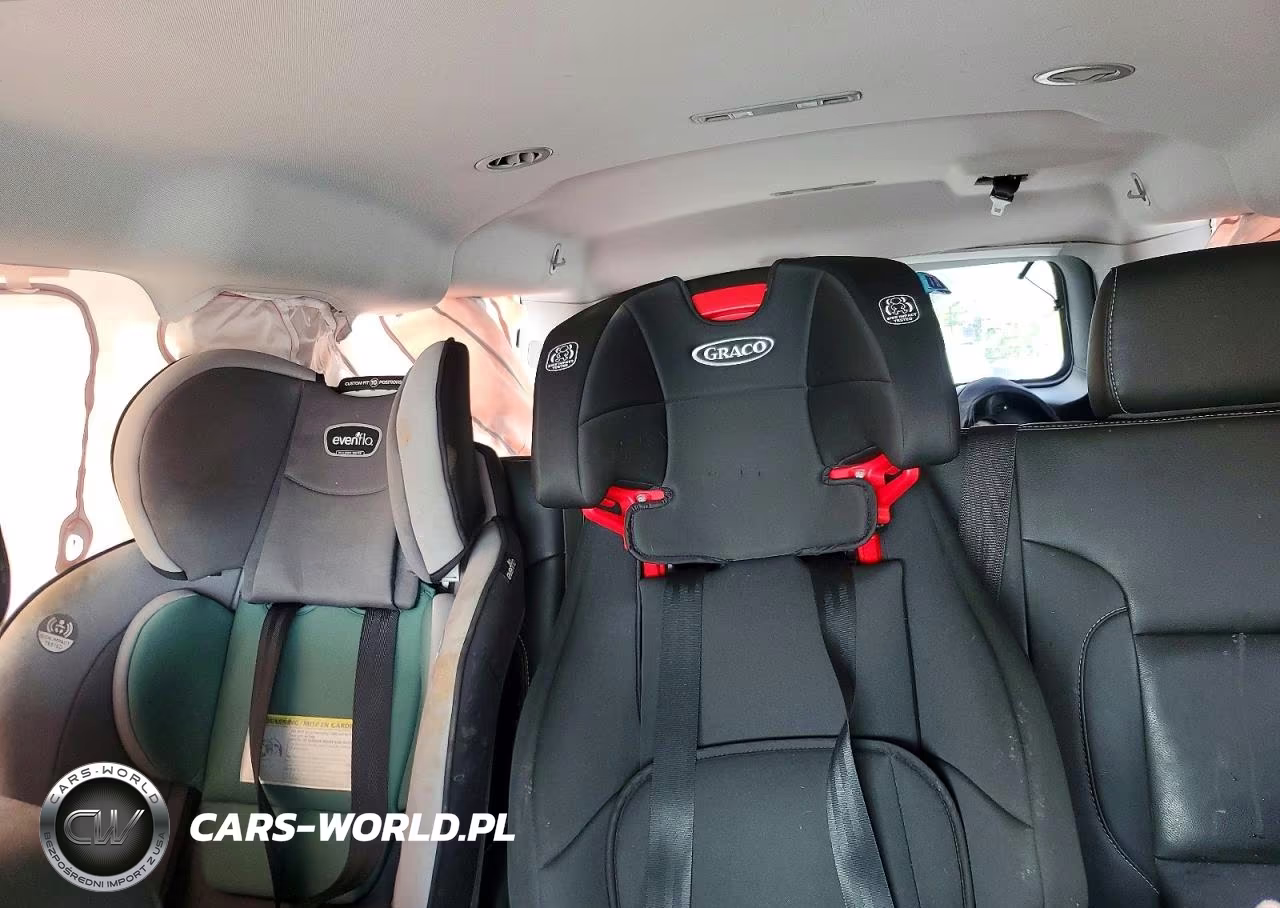 2019 Chevrolet Suburban C1500 Lt VIN:1GNSCHKC0KR143994 - 10