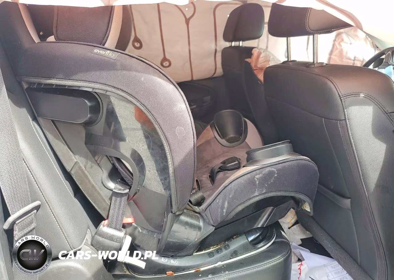2019 Chevrolet Suburban C1500 Lt VIN:1GNSCHKC0KR143994 - 11