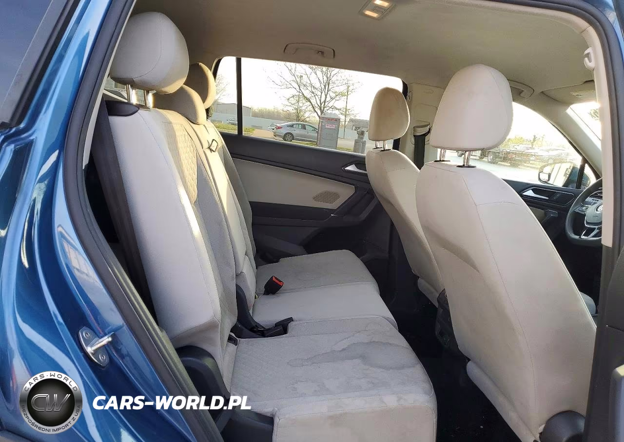 2018 Volkswagen Tiguan S VIN:3VV1B7AX8JM120535 - 11