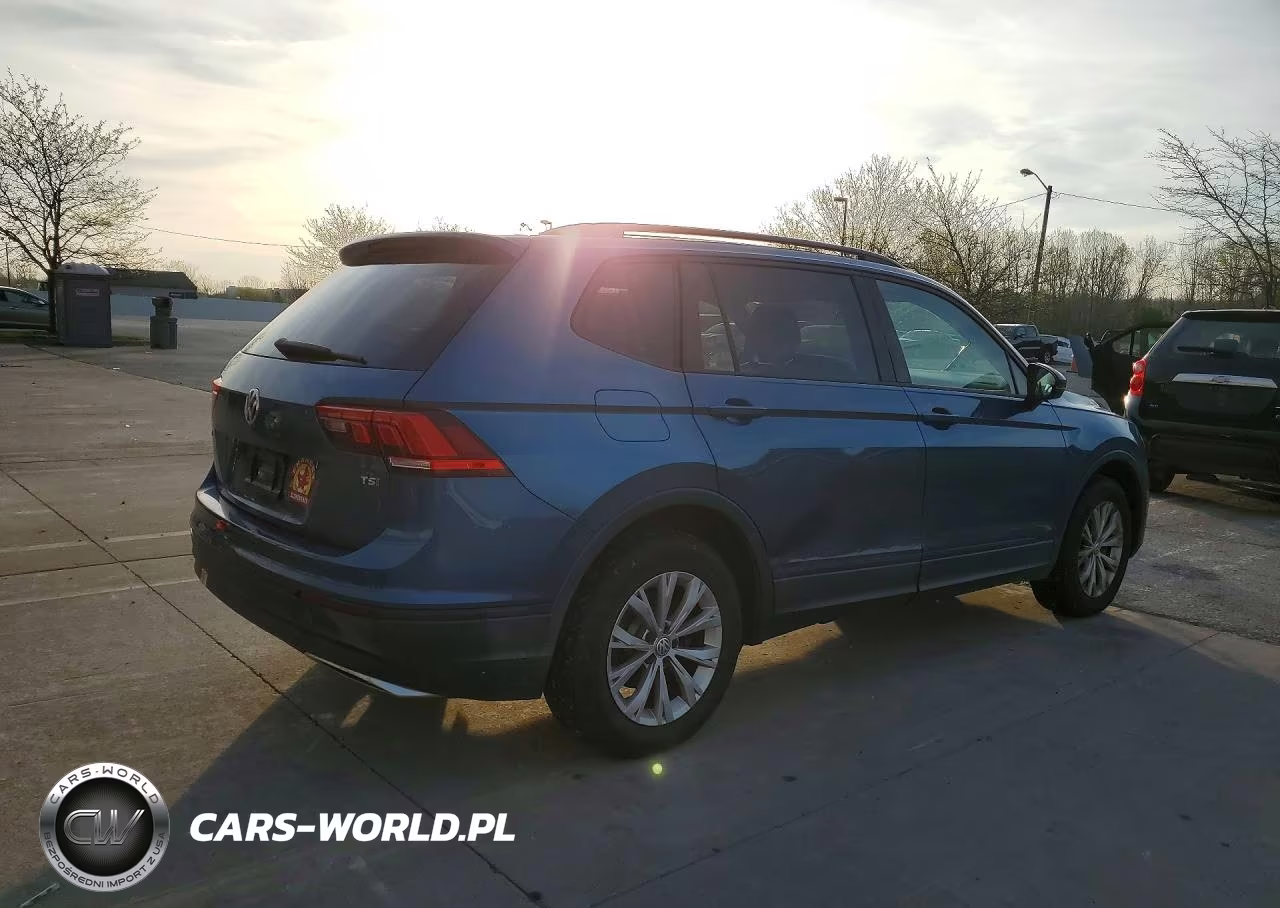 2018 Volkswagen Tiguan S VIN:3VV1B7AX8JM120535 - 3