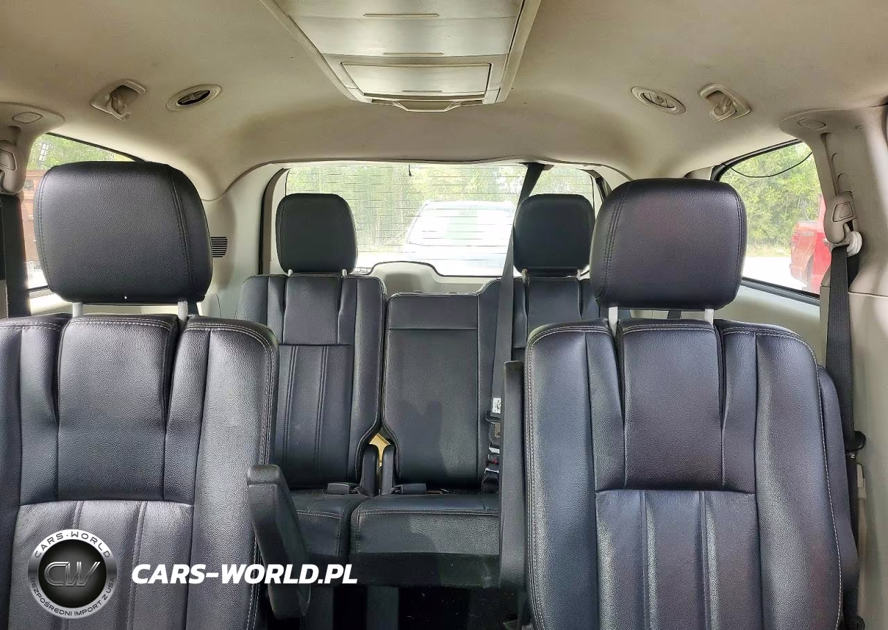 2014 Chrysler Town & Country Touring VIN:2C4RC1BG5ER441747 - 10