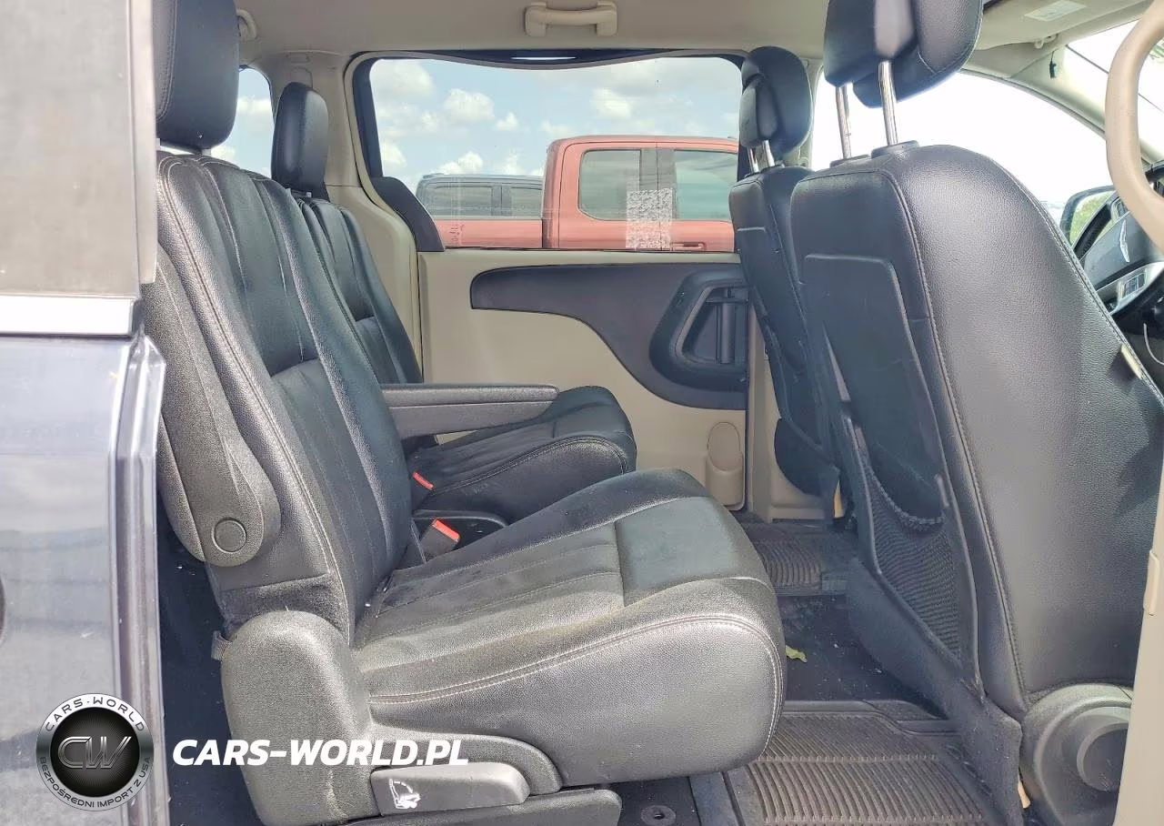 2014 Chrysler Town & Country Touring VIN:2C4RC1BG5ER441747 - 11