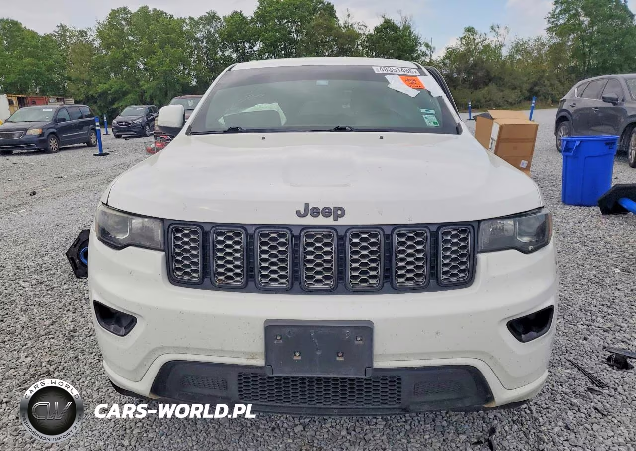2018 Jeep Grand Cherokee Laredo VIN:1C4RJEAG0JC354100 - 5