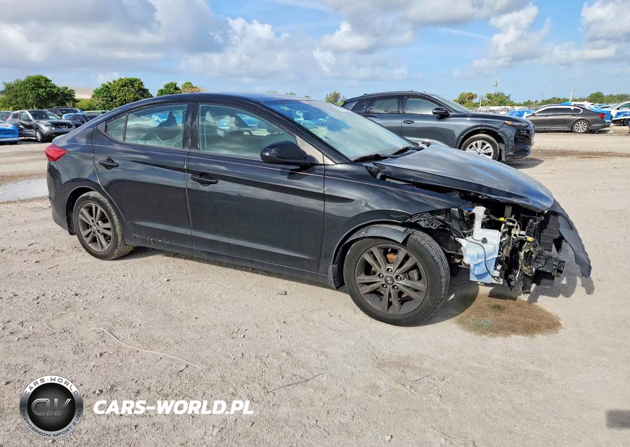 2018 Hyundai Elantra Sel VIN:5NPD84LF0JH366577 - 4