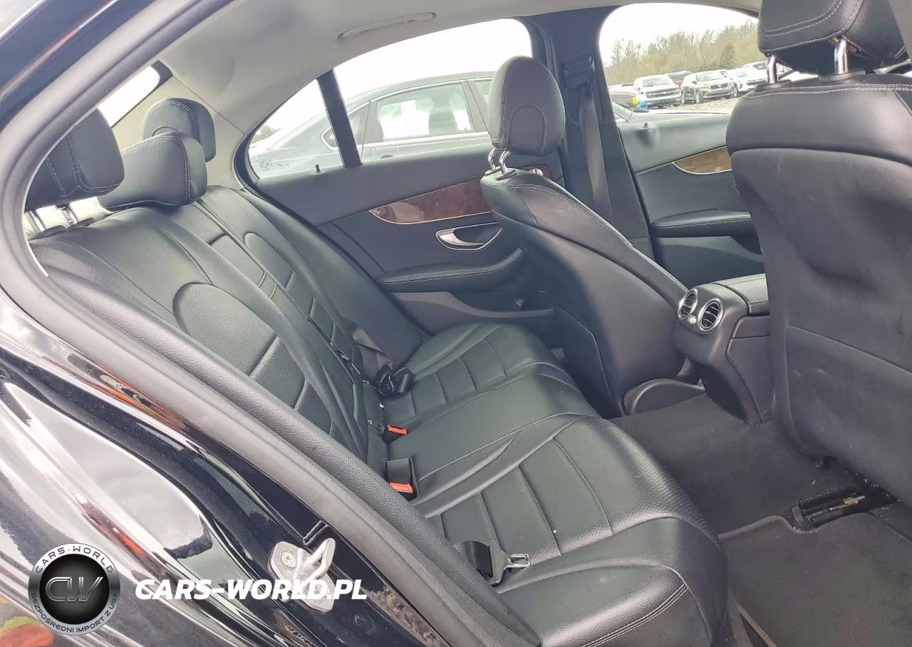 2018 Mercedes-Benz C 300 4Matic VIN:55SWF4KB8JU245418 - 10