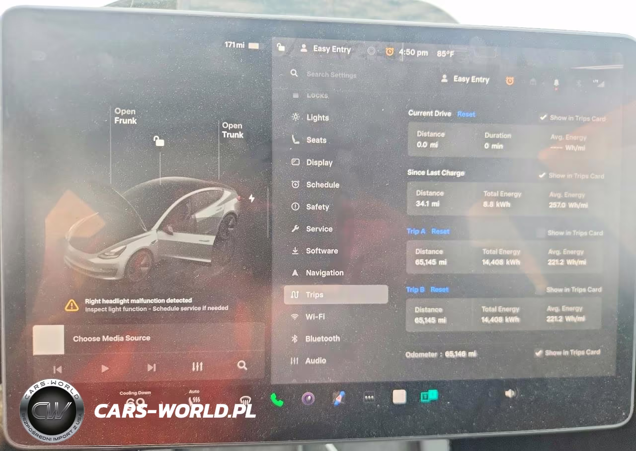 2023 Tesla Model 3 VIN:5YJ3E1EA0PF645670 - 9