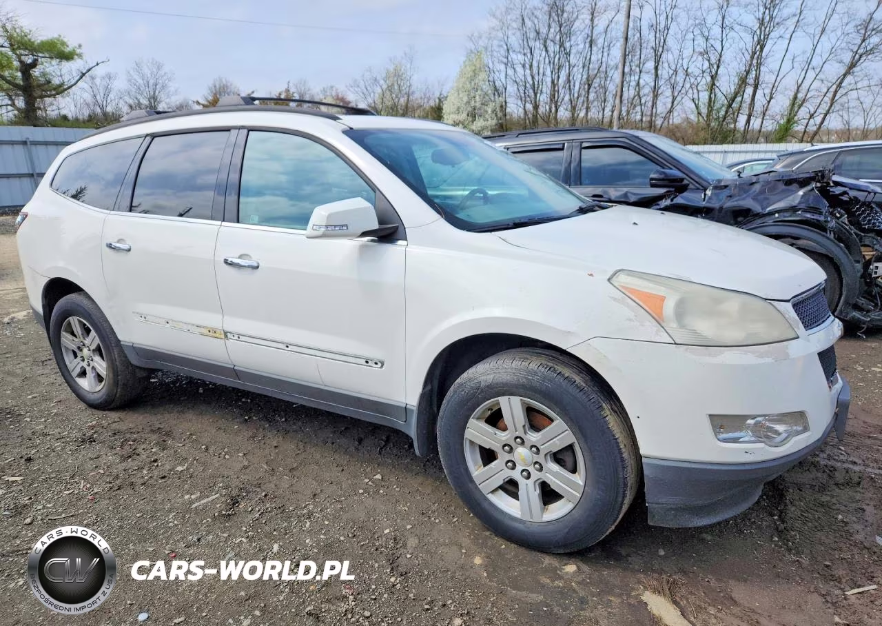2011 Chevrolet Traverse Lt VIN:1GNKRGED8BJ160635 - 4