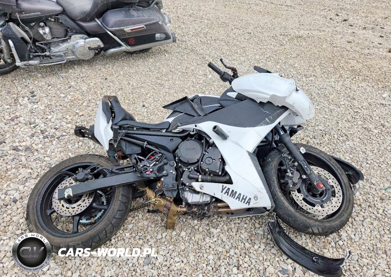 2009 Yama Fz6R