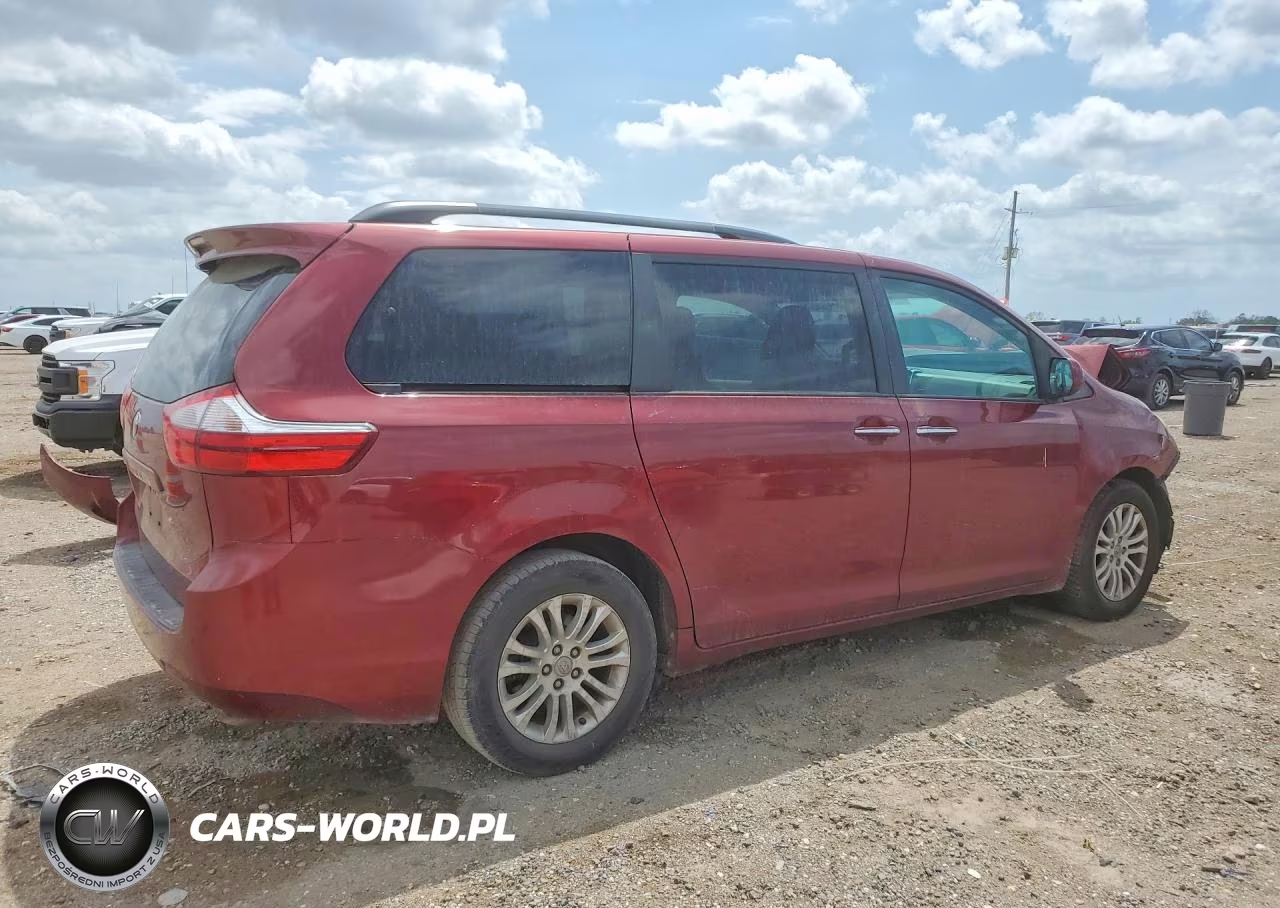 2017 Toyota Sienna Xle 8-Passenger VIN:5TDYZ3DC0HS852422 - 3
