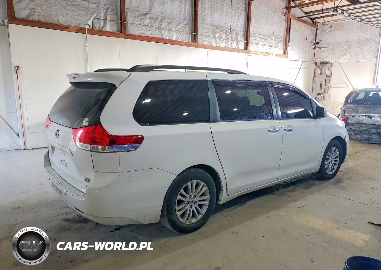 2011 Toyota Sienna Xle 7-Passenger Auto Access Seat VIN:5TDYK3DC8BS114878 - 3