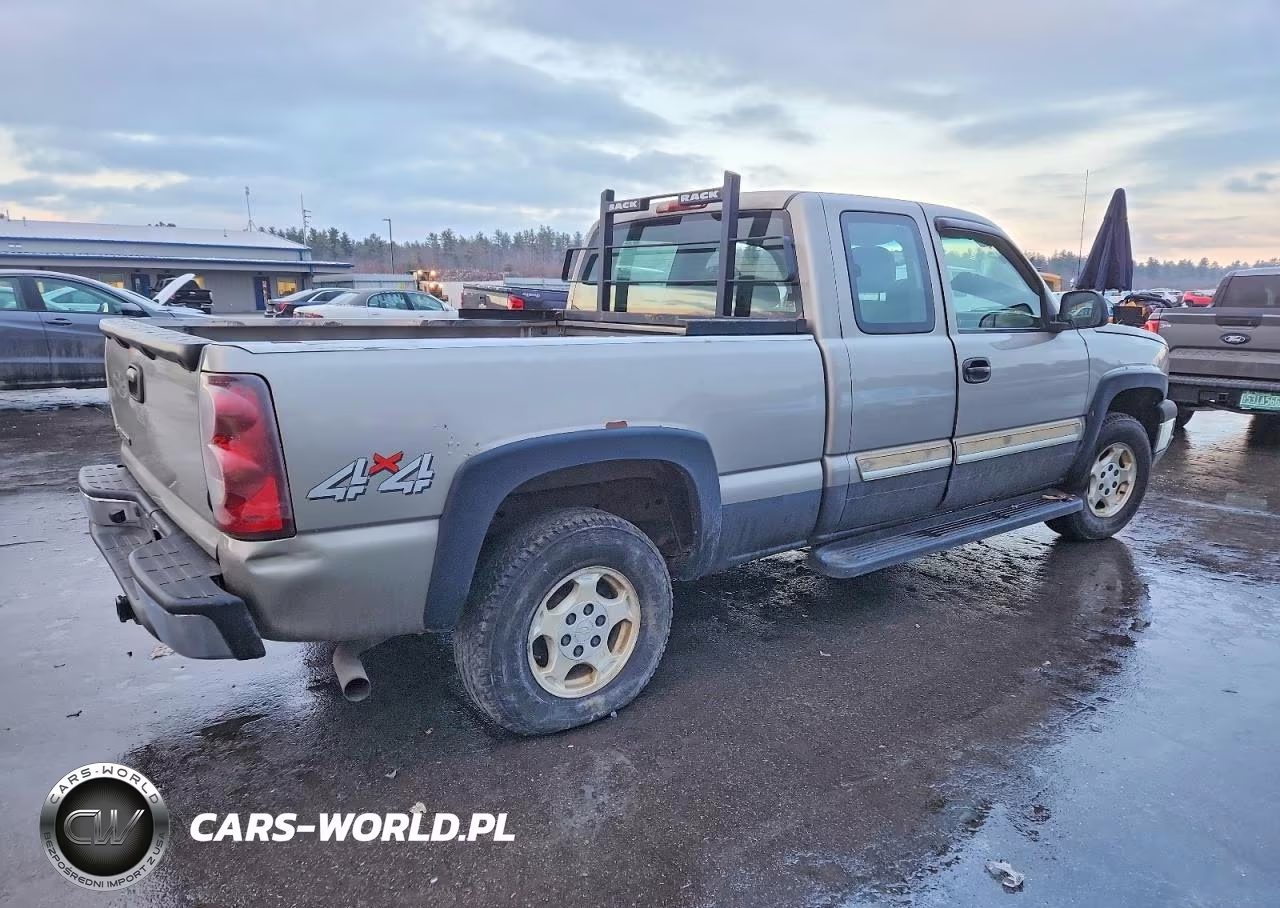2003 Chevrolet Silverado K1500 VIN:2GCEK19T531105449 - 3