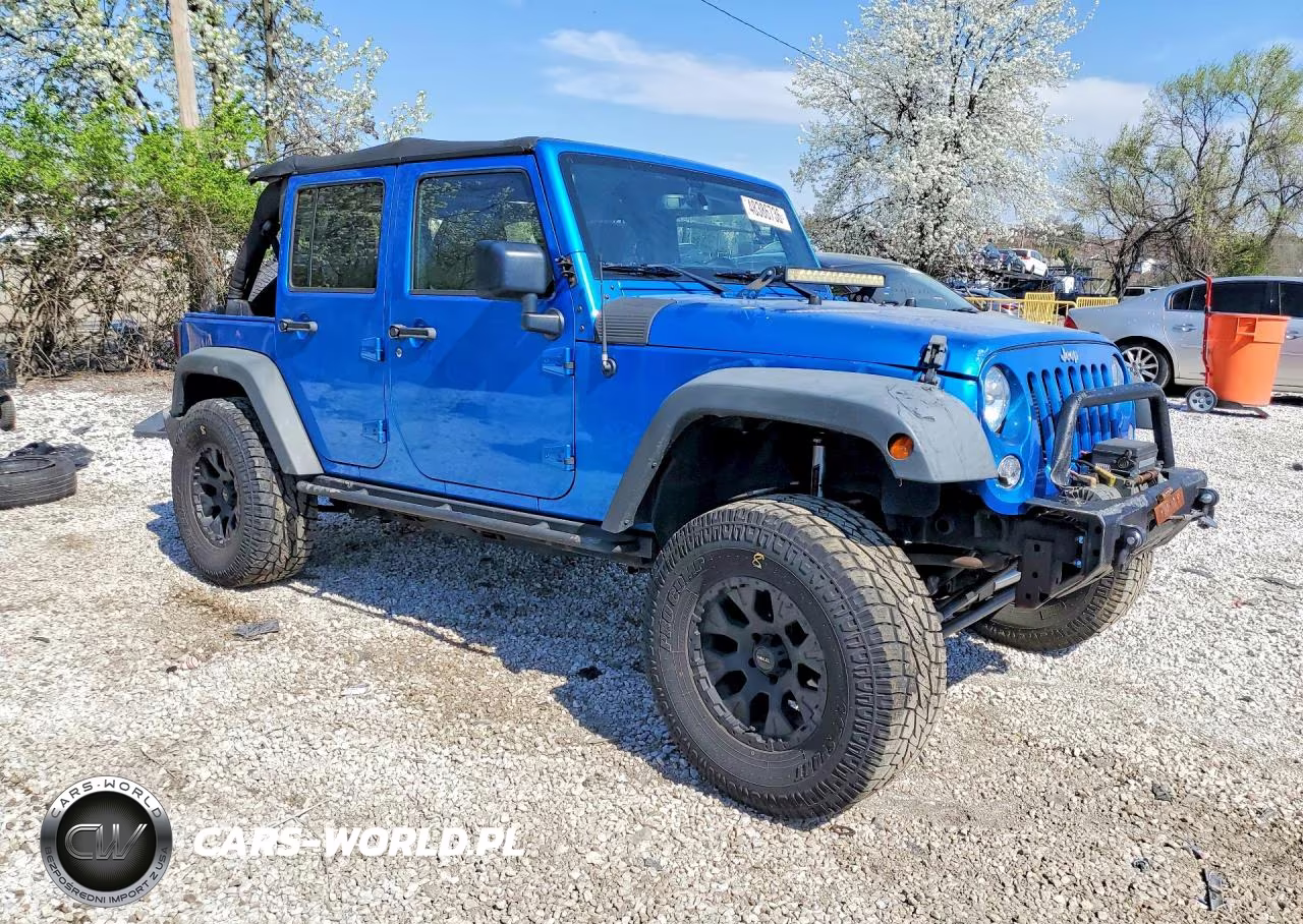 2015 Jeep Wrangler Unlimited Sport VIN:1C4BJWDGXFL638330 - 4