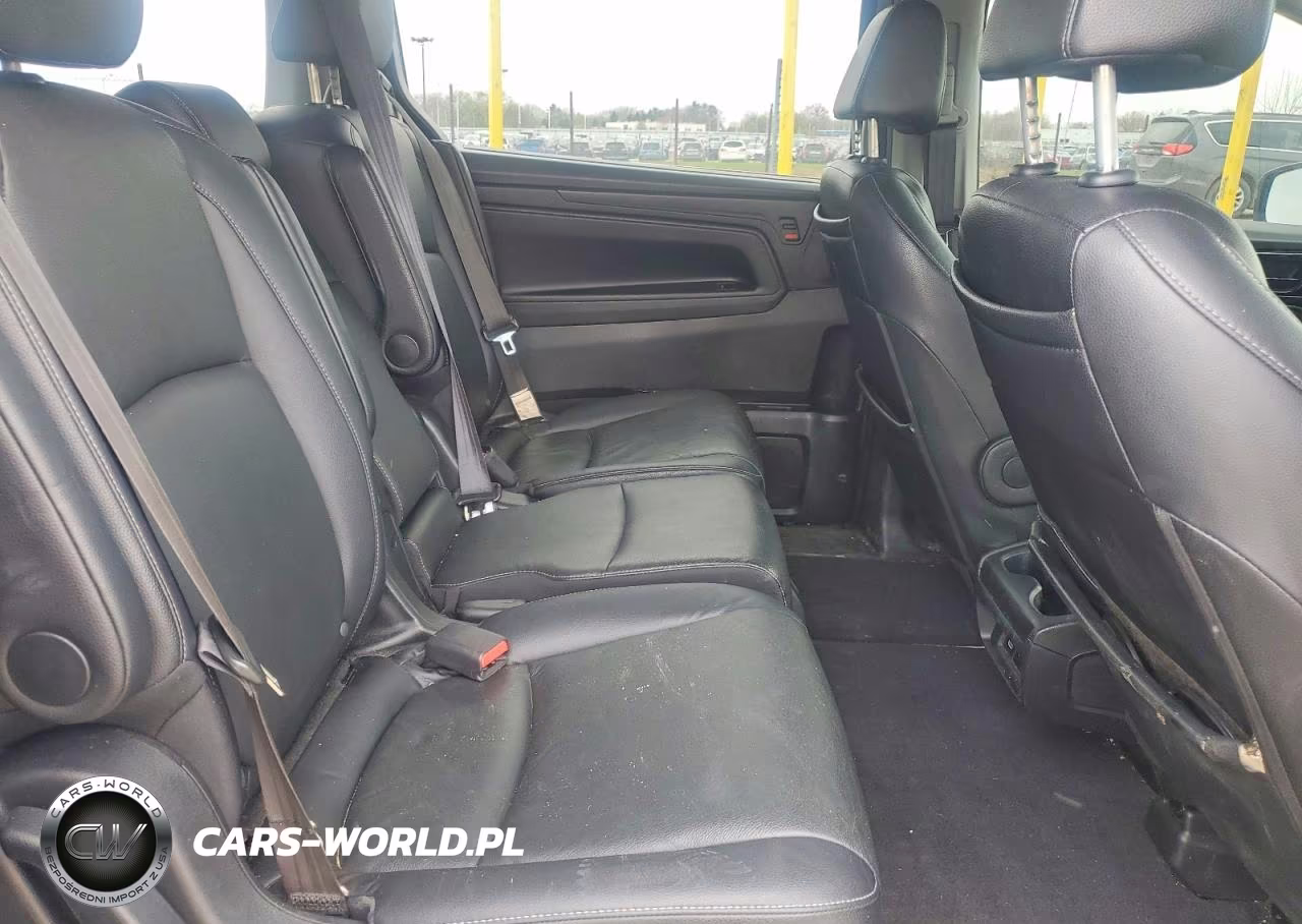 2021 Honda Odyssey Touring VIN:5FNRL6H85MB025978 - 11