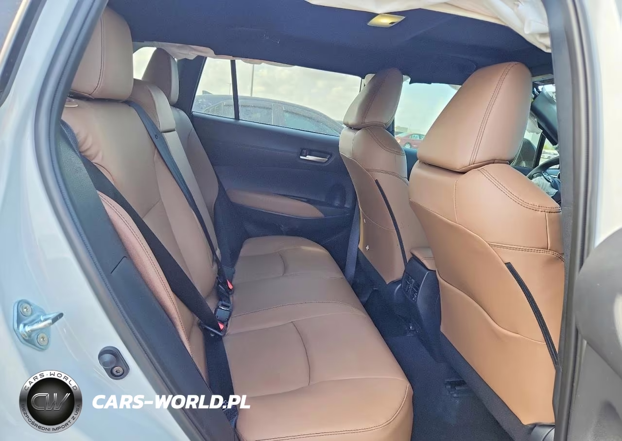 2026 Toyota Corolla Cross Xle VIN:7MUDAABG4TV165359 - 11