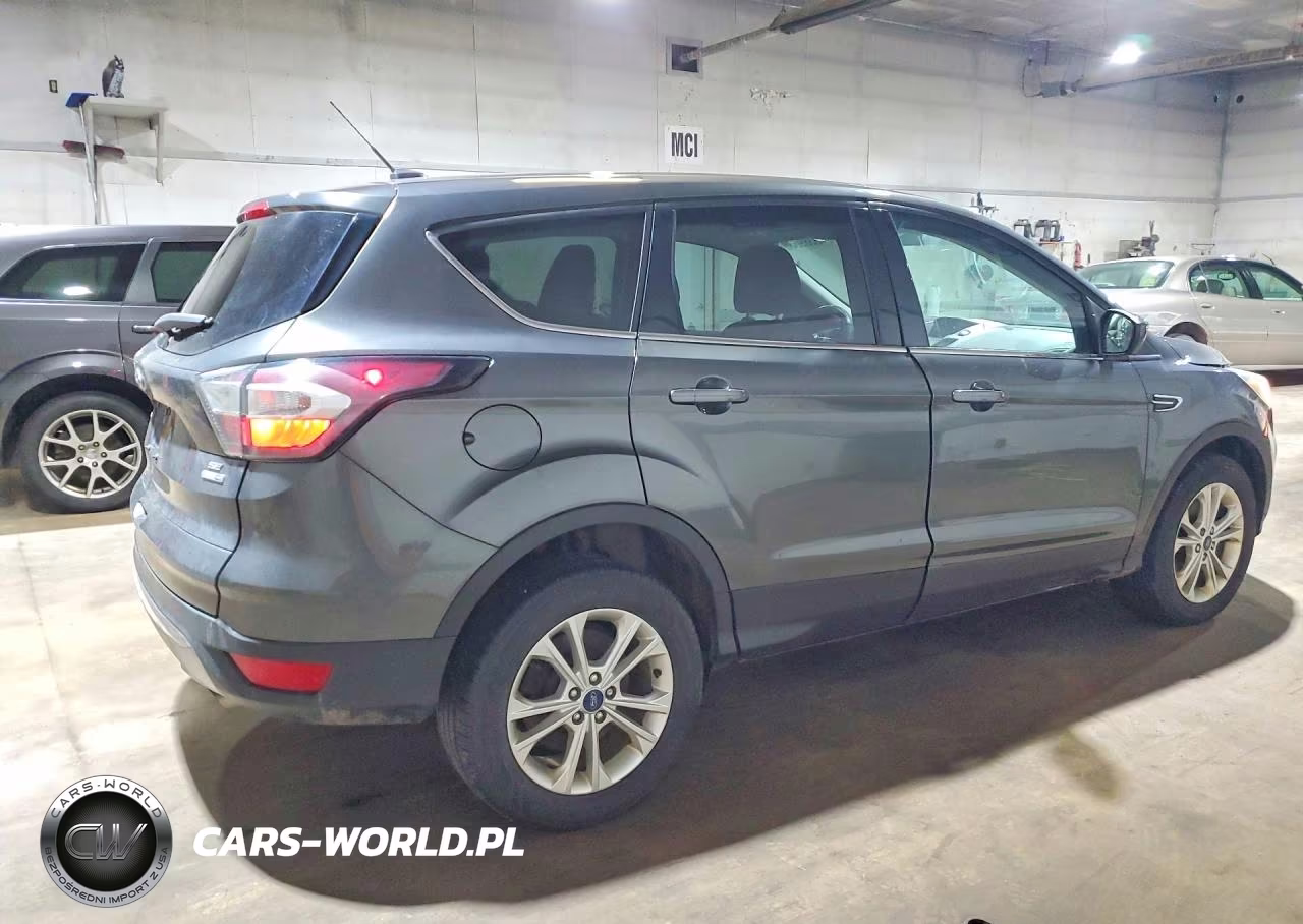 2017 Ford Escape Se VIN:1FMCU9GD1HUA96557 - 3