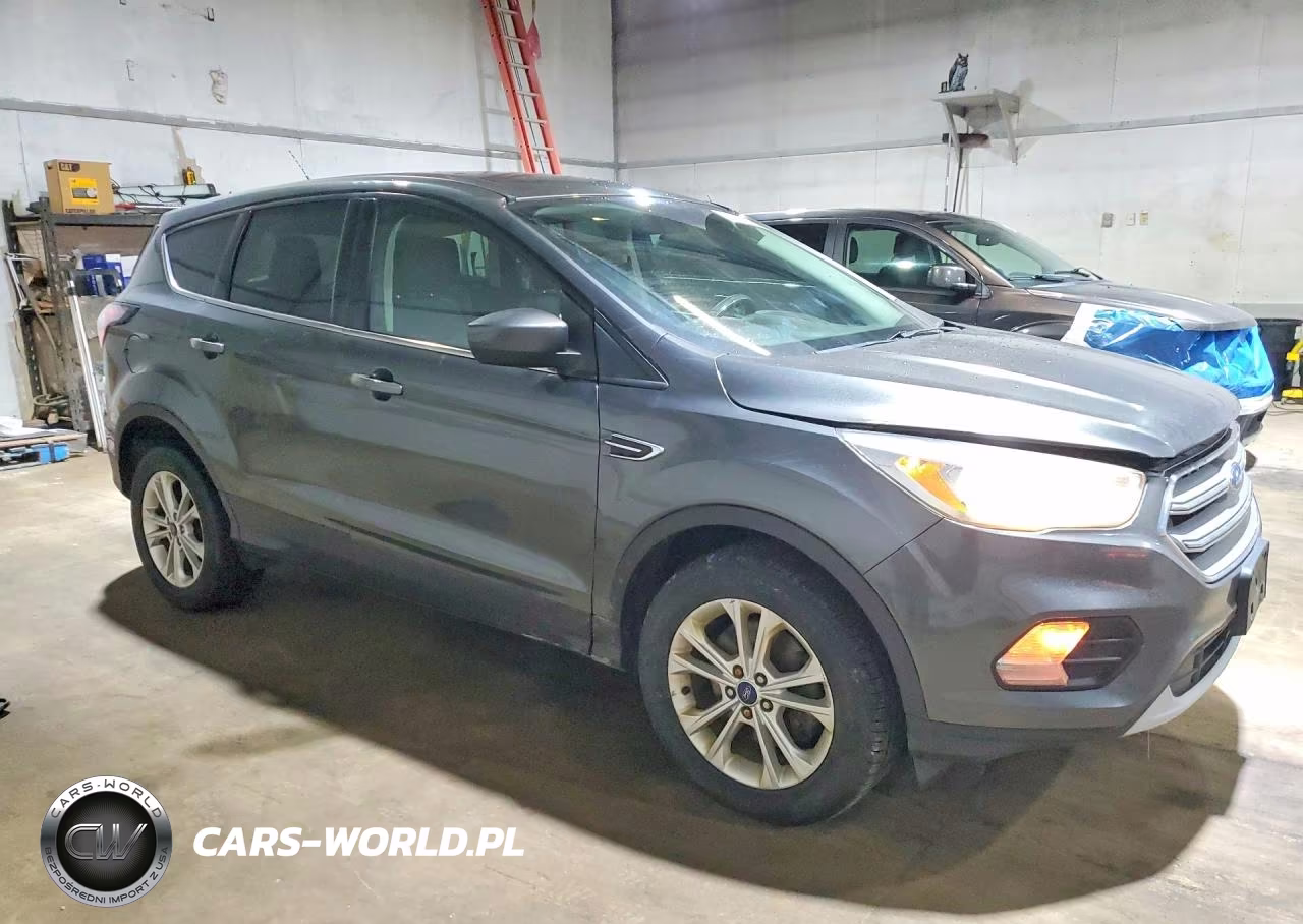 2017 Ford Escape Se VIN:1FMCU9GD1HUA96557 - 4