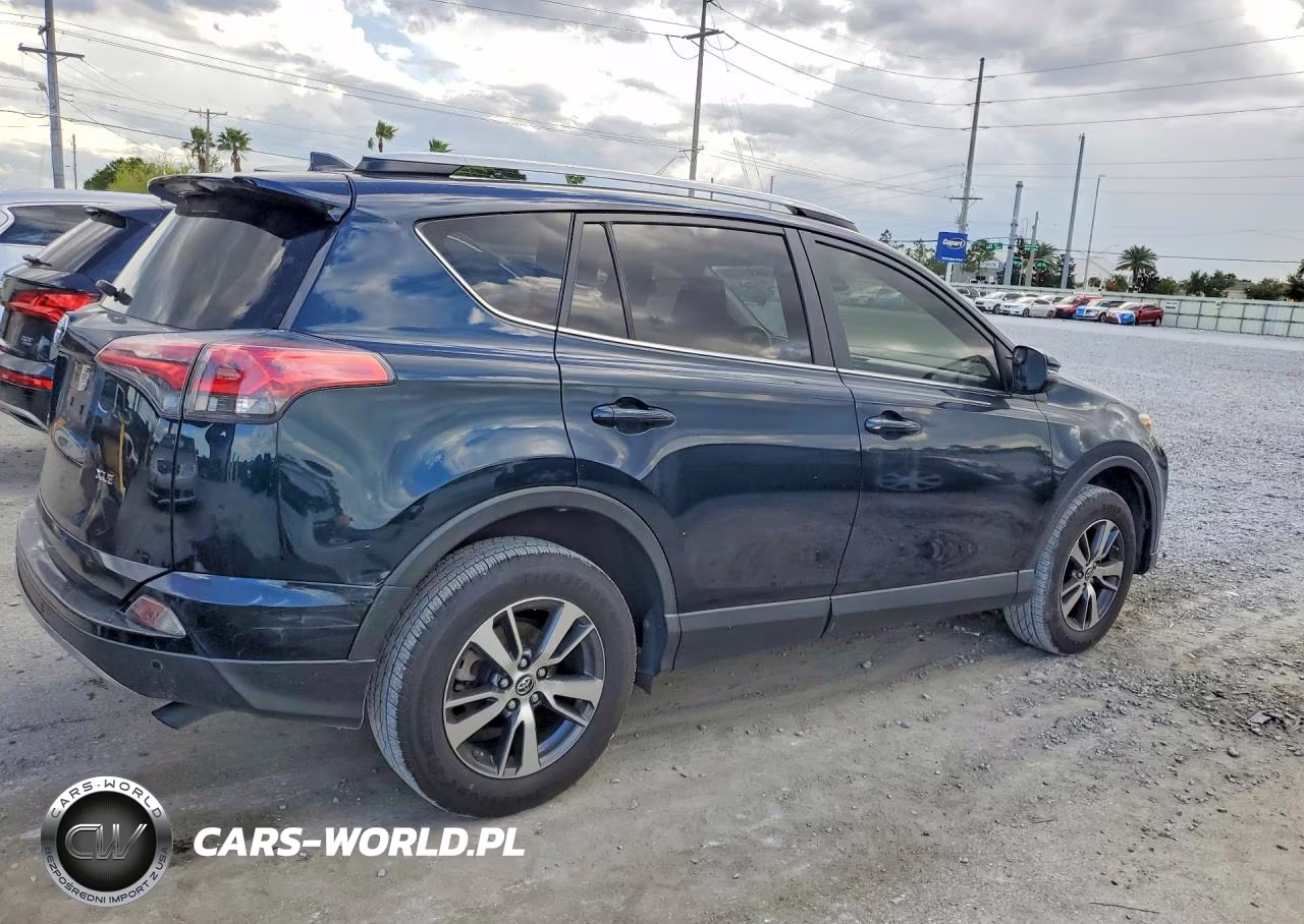 2018 Toyota Rav4 Xle VIN:JTMWFREV5JJ195848 - 3