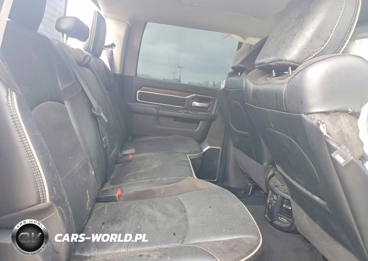 2024 Ram 2500 Laramie VIN:3C6UR5FL5RG104666 - 10