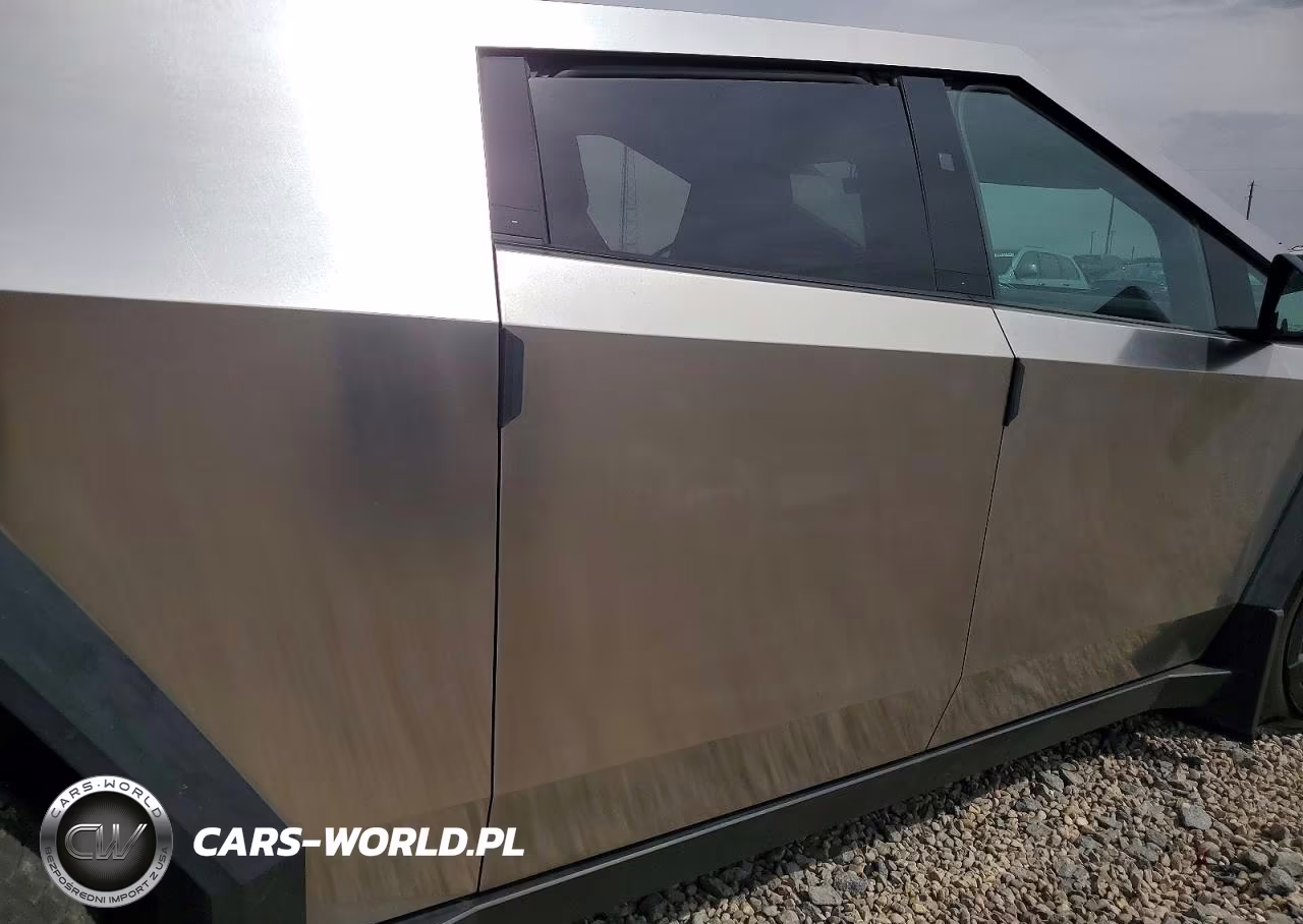 2025 Tesla Cybertruck VIN:7G2CEHED4SA059317 - 10
