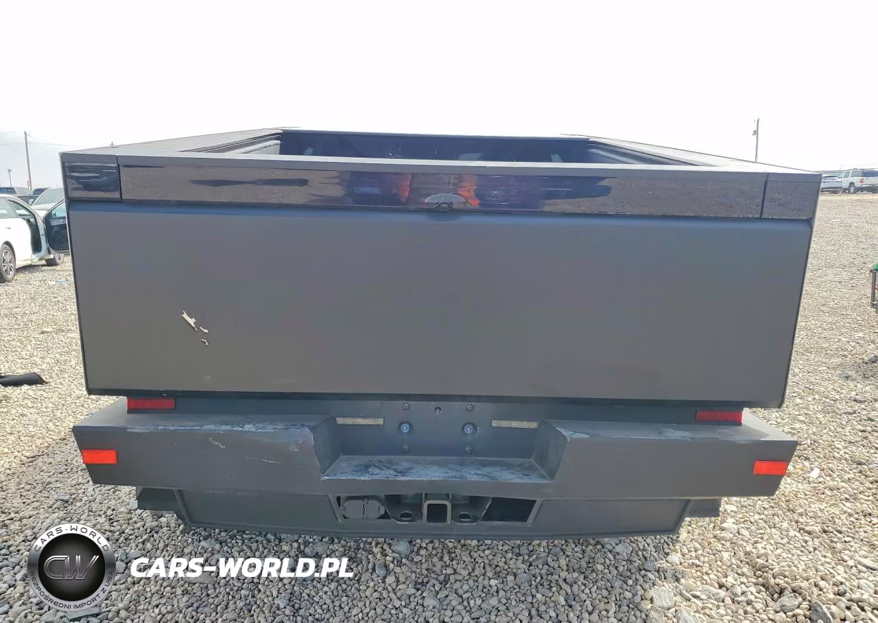 2025 Tesla Cybertruck VIN:7G2CEHED4SA059317 - 6