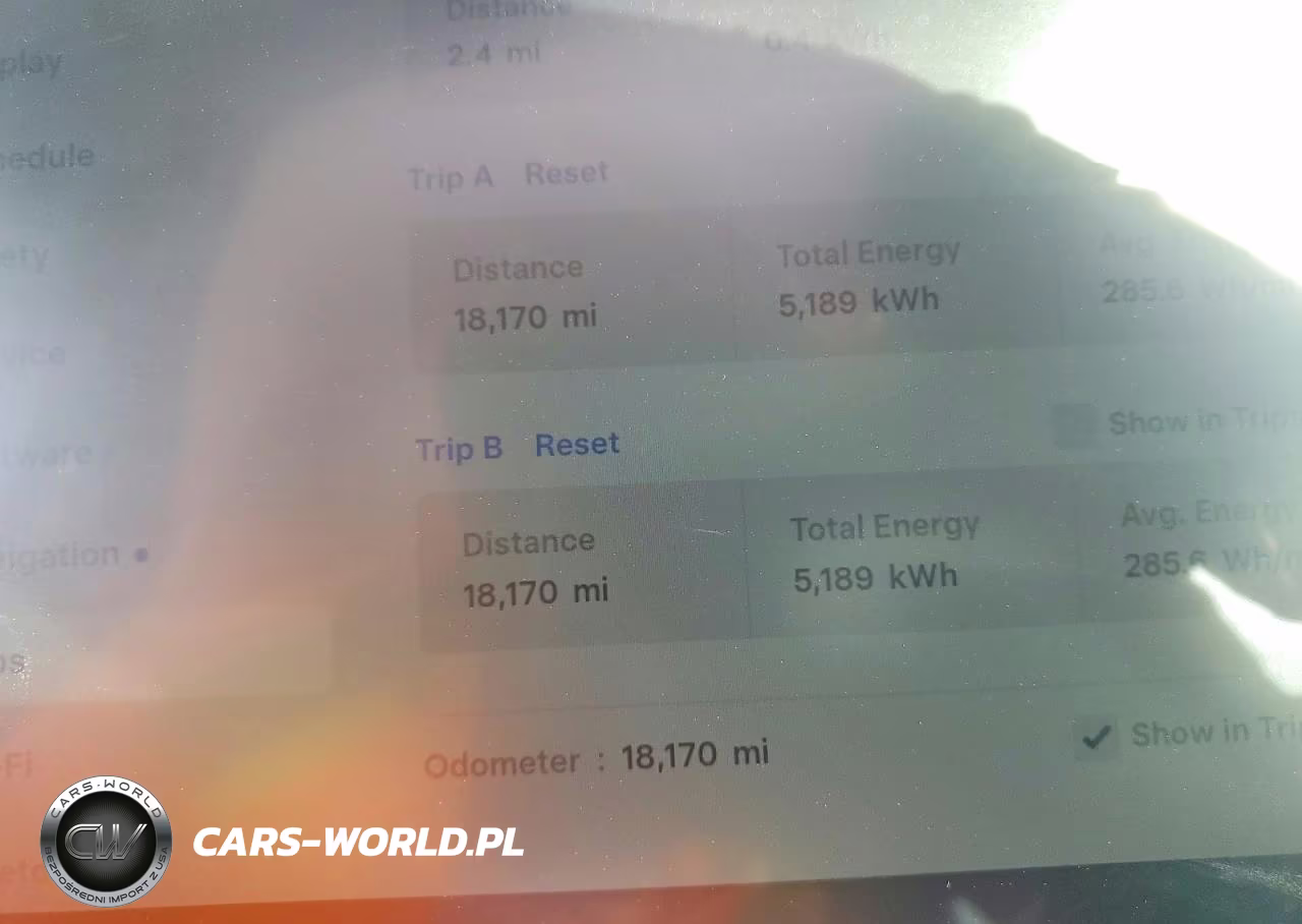 2024 Tesla Model Y VIN:7SAYGAEE5RF171062 - 9