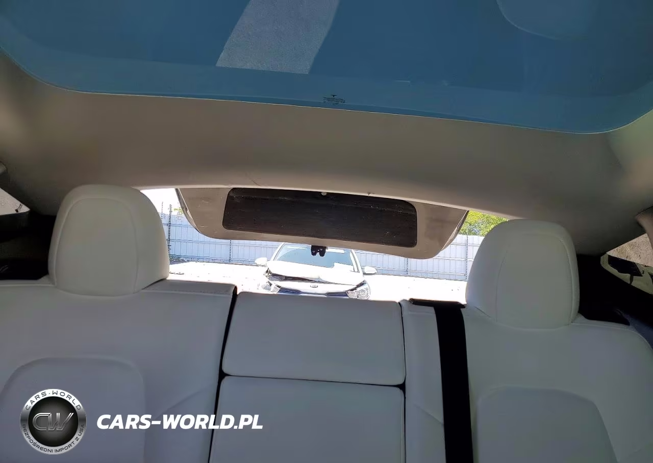 2020 Tesla Model Y VIN:5YJYGDEF6LF015109 - 10