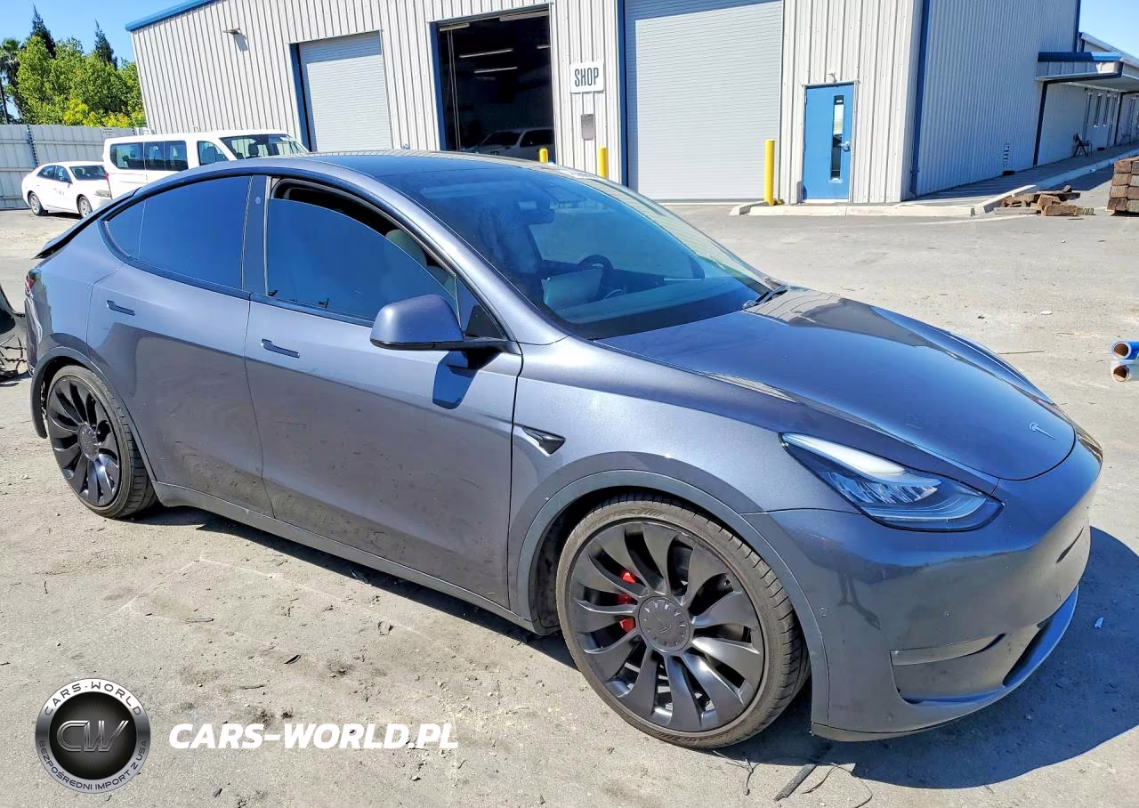 2020 Tesla Model Y VIN:5YJYGDEF6LF015109 - 4