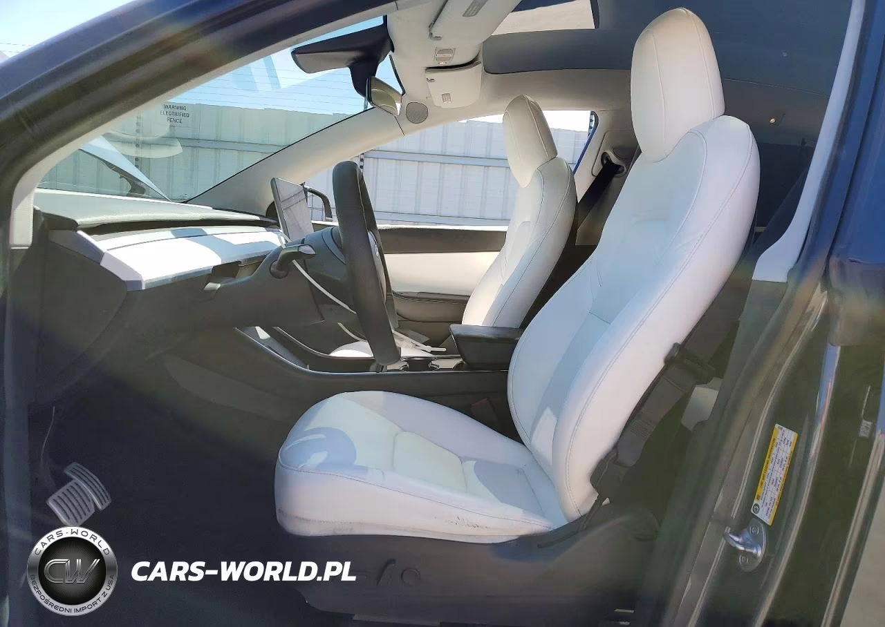 2020 Tesla Model Y VIN:5YJYGDEF6LF015109 - 7