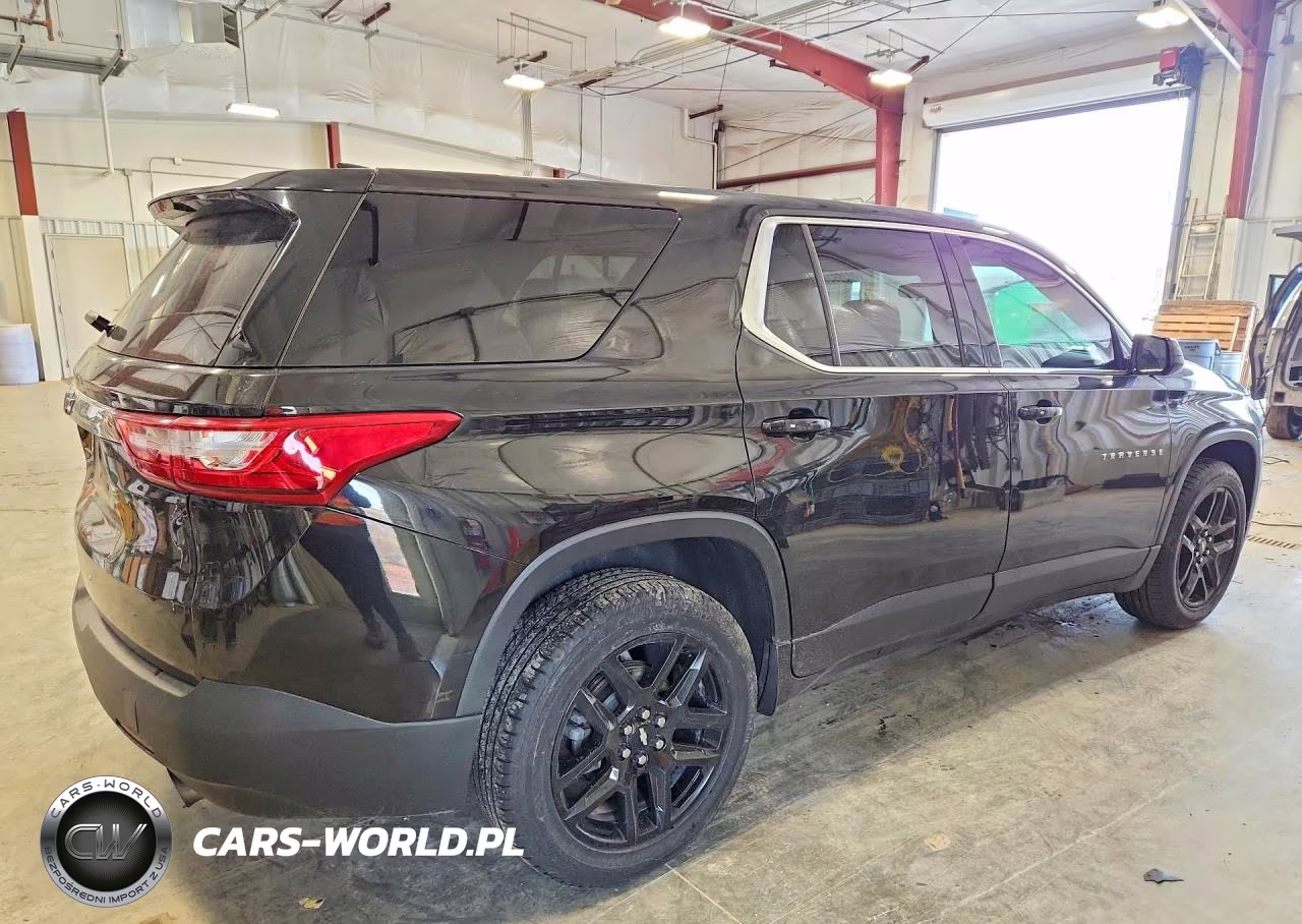 2018 Chevrolet Traverse Ls VIN:1GNEVFKW3JJ226015 - 3
