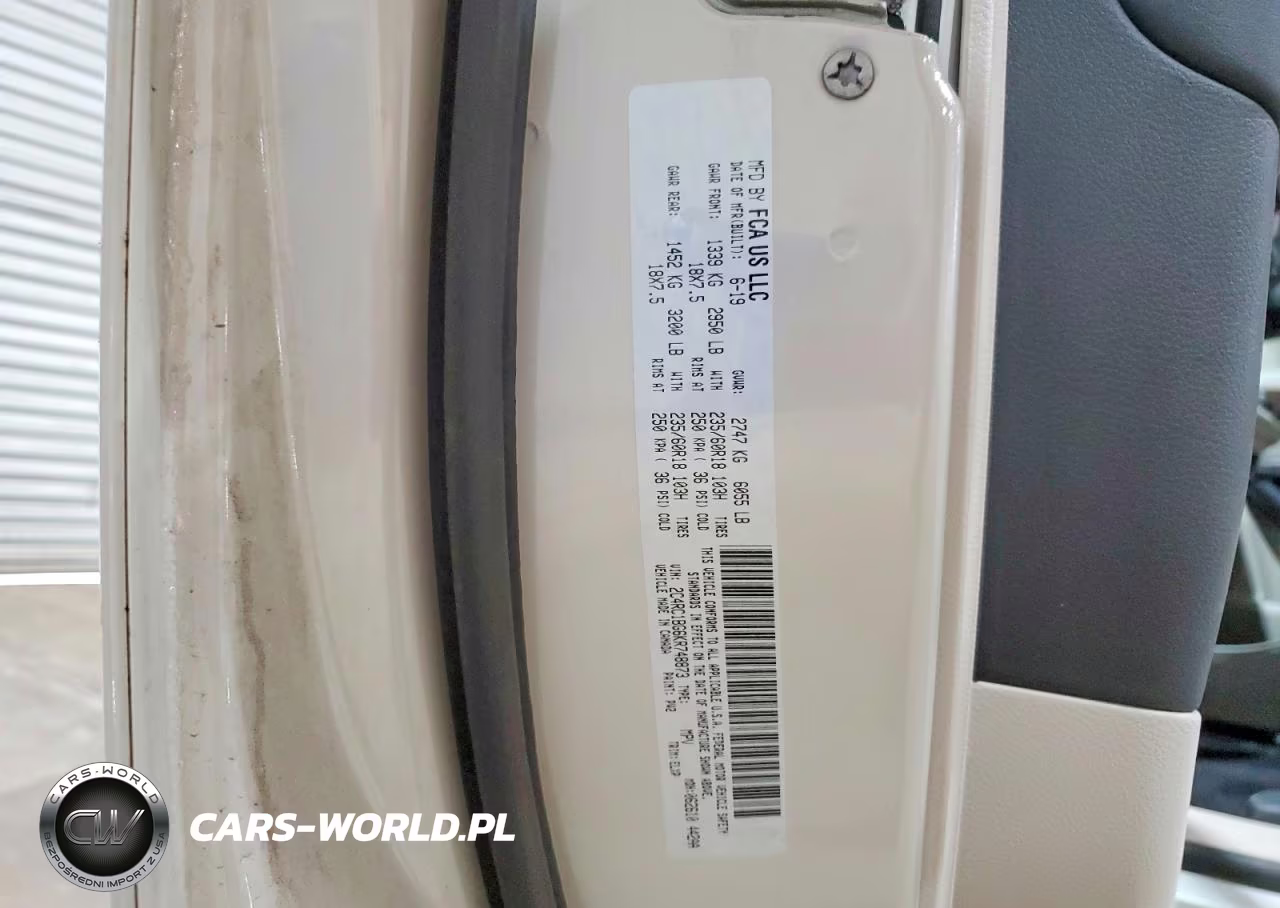 2019 Chrysler Pacifica Touring L VIN:2C4RC1BG6KR748873 - 13