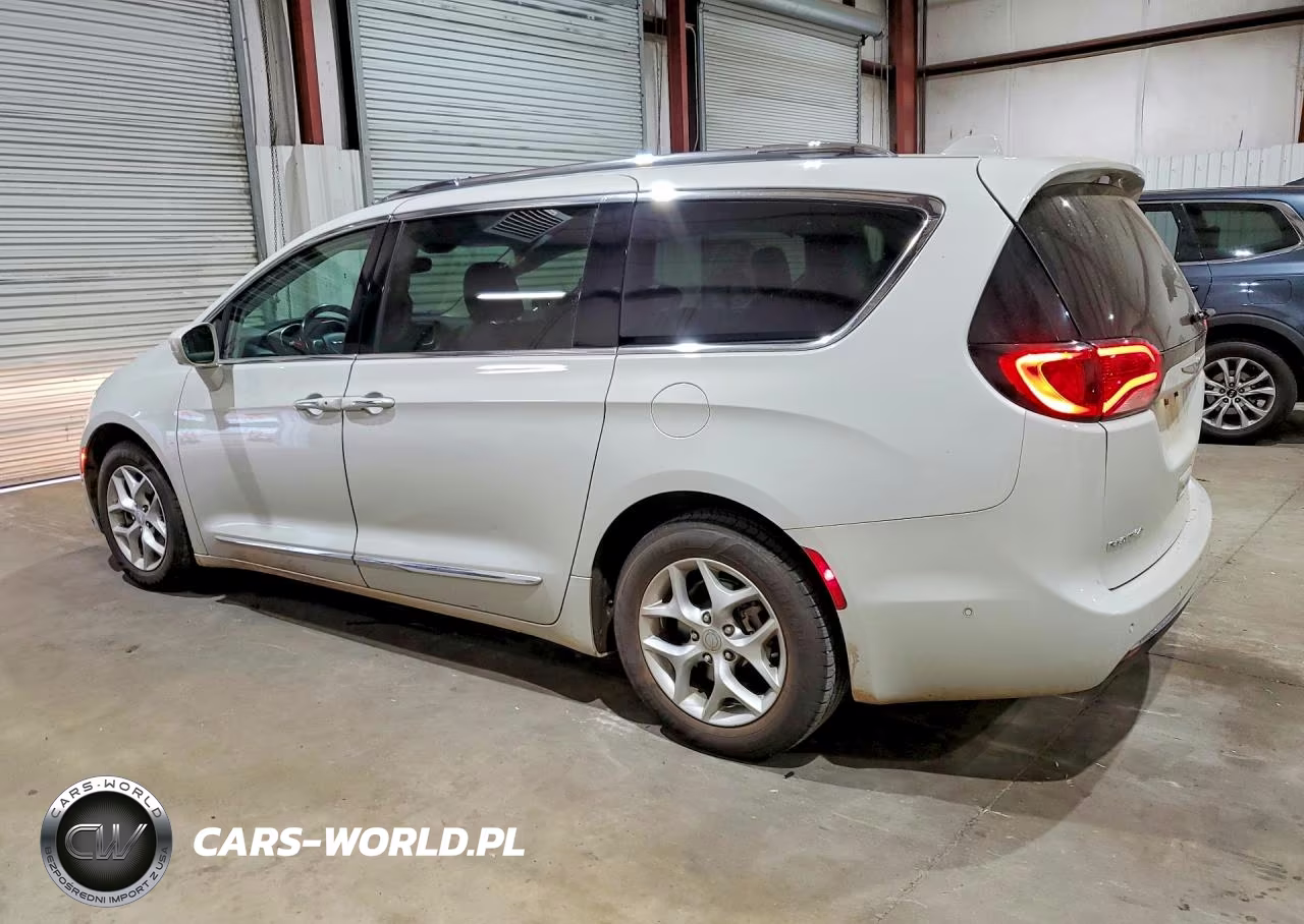 2019 Chrysler Pacifica Touring L VIN:2C4RC1BG6KR748873 - 2