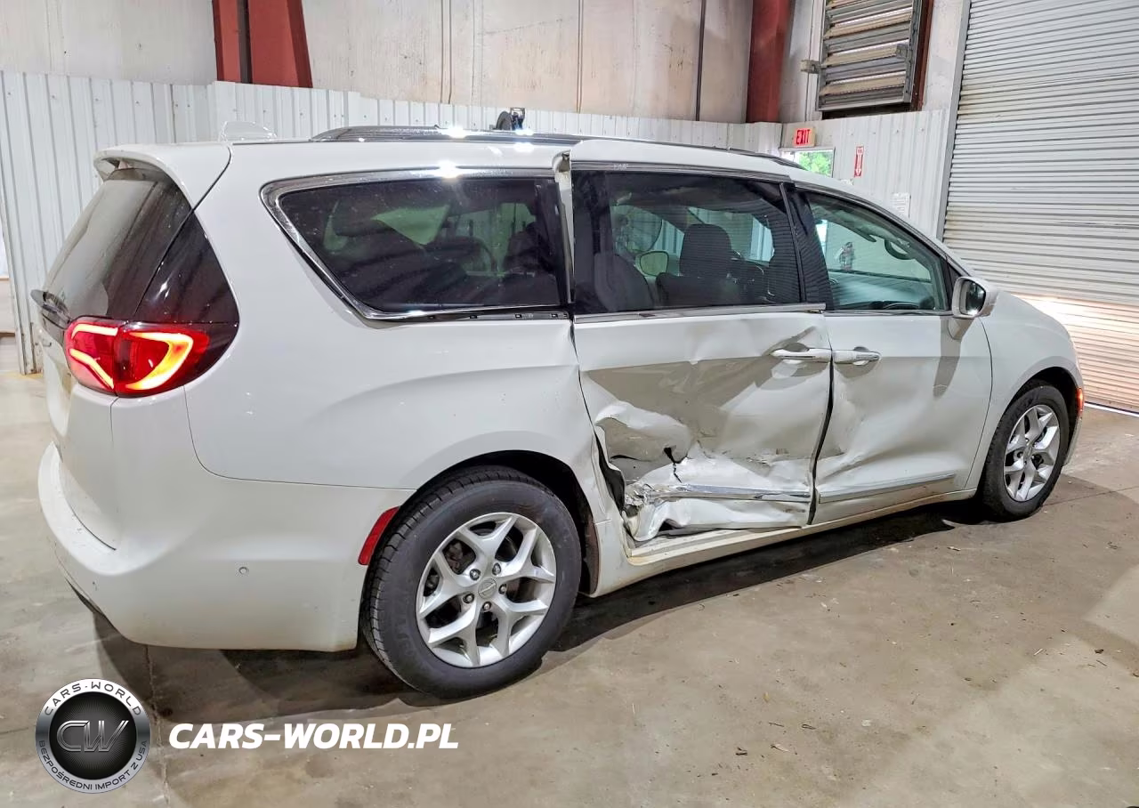 2019 Chrysler Pacifica Touring L VIN:2C4RC1BG6KR748873 - 3