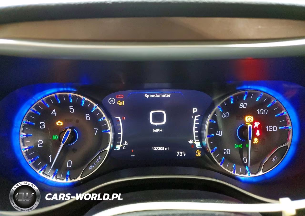 2019 Chrysler Pacifica Touring L VIN:2C4RC1BG6KR748873 - 9