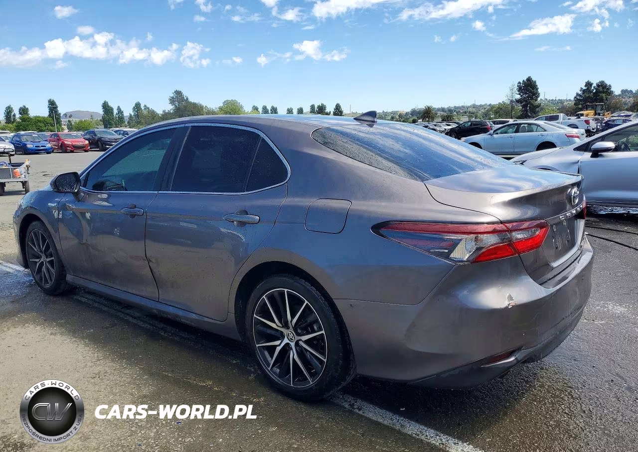 2021 Toyota Camry Hybrid Le VIN:4T1H31AK8MU558690 - 2